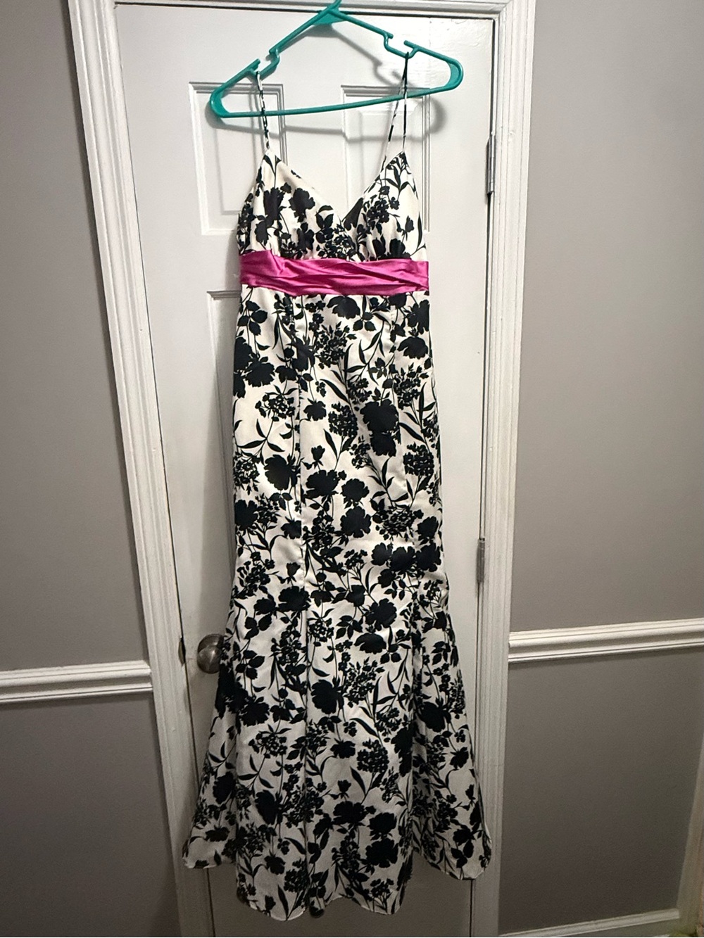 Vintage Y2K Blondie Nites Black & White Floral Prom Dress with Pink Sash